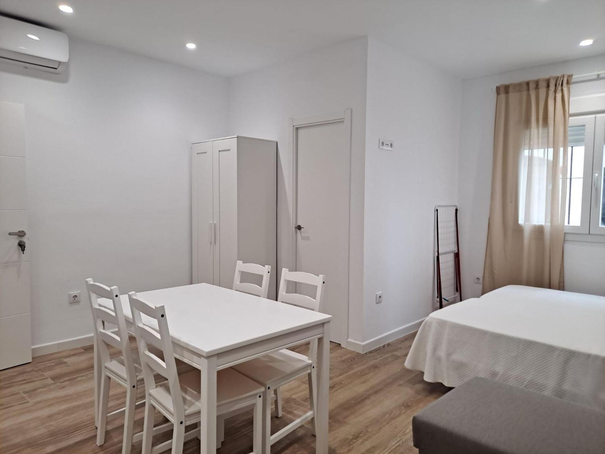 Apartamentos Caballo Rojo コニル・デ・ラ・フロンテラ エクステリア 写真